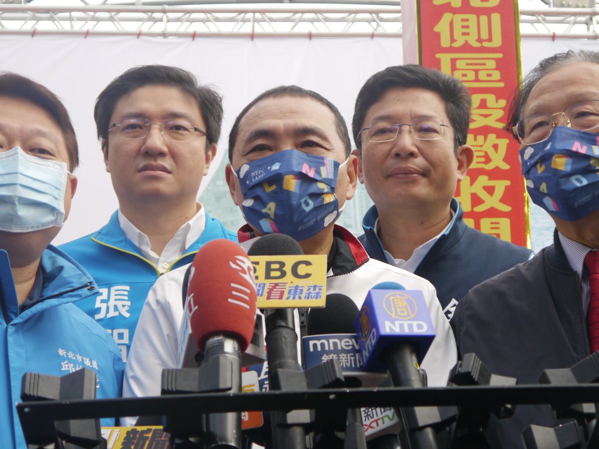 ▲侯友宜出席中和秀朗橋北側區段徵收區開工動土典禮，對於王鴻薇勝選受訪表示「大家一起努力」。（圖 ／記者吳嘉億攝，2023.01.10）