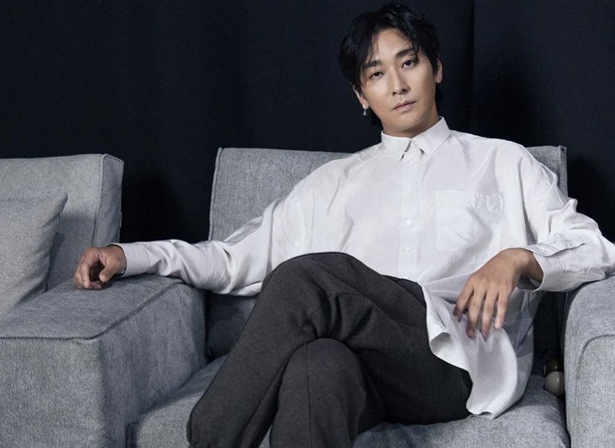 ▲又有韓國男星來台！《與神同行》陰間使者朱智勳將於本週五1/13現身DIOR台北101旗艦店開幕酒會，而且還有《黑幫少爺愛上我》泰國天菜Apo也來站台，屆時還將與王淨、林柏宏、林哲熹、柯佳嬿、徐若瑄、曾敬驊等藝人同台亮相。（圖／翻攝自朱智勳Instagram @_jujihoon）