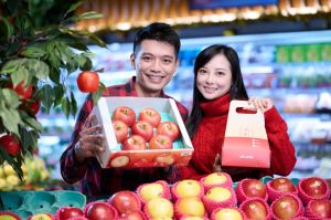 ▲Mia C’bon提供在地及空運來台的水果禮盒，眾多選擇讓顧客得以隨心挑選，也可自由搭配喜愛的水果。（圖／品牌提供）