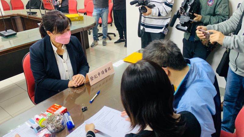 ▲蔡培慧前往南投縣選委會辦理立委補選登記。(圖/記者顏幸如攝,2023.01.11)