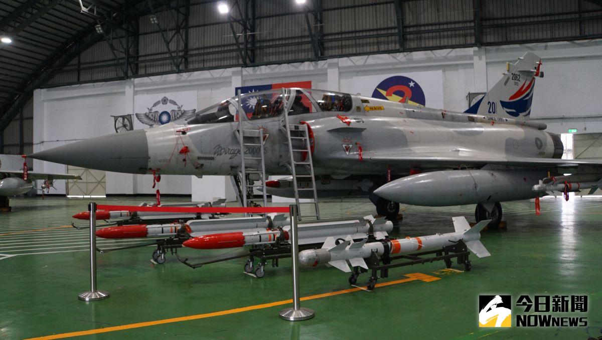 ▲軍方請法方評估為幻象2000戰機雙座機進行延壽。（圖／記者呂炯昌攝，2023.1.11）