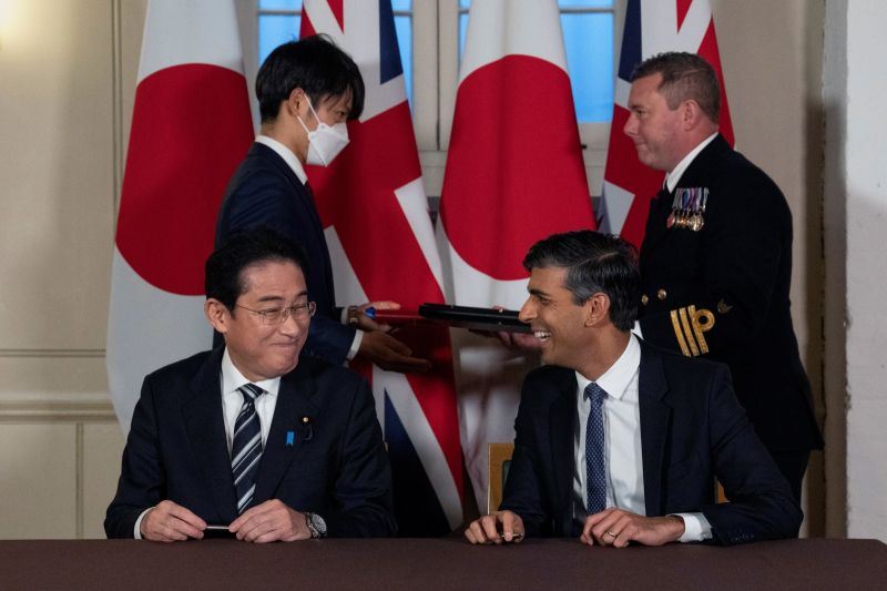 ▲日本首相岸田文雄與英國首相蘇納克11日在「倫敦塔」城堡會晤並正式簽署「相互准入協定」，雙方將可在對方領土部署武裝部隊。（圖／美聯社／達志影像）