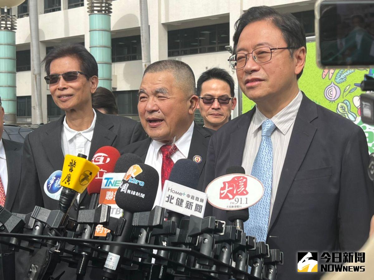 ▲抿兩口紅酒挨批是酒駕，張善政今日受訪再次強調自己「絕對沒有酒駕」，以後會更加小心，也謝謝協會的提醒。（圖／記者李春台攝，2023.01.12）