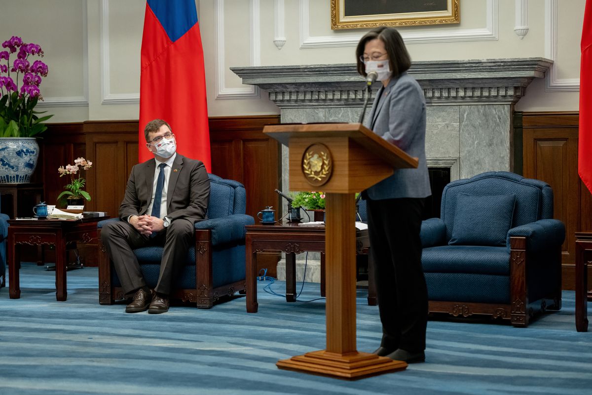 ▲總統蔡英文日前接見立陶宛國會國安及國防事務議員訪問團。（圖／總統府提供）