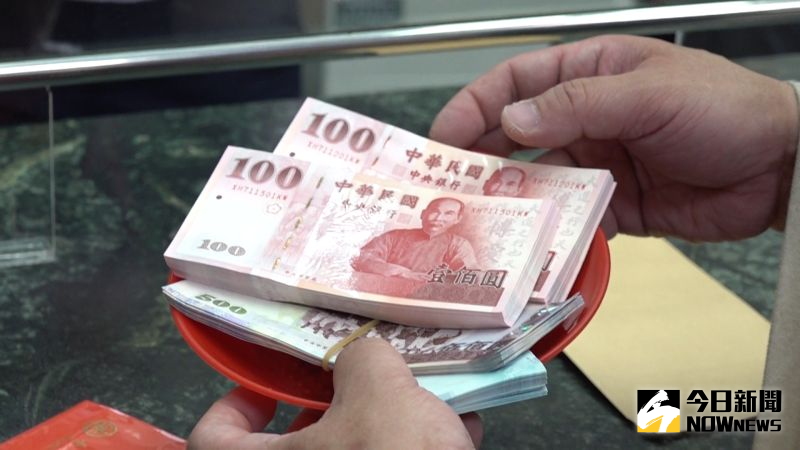 ▲中央銀行啟動新台幣鈔券改版，但到底要花多少錢，網路社群流動新台幣改版成本高達500億元，央行今（28）日再提出3點澄清。（圖／記者朱永強攝）