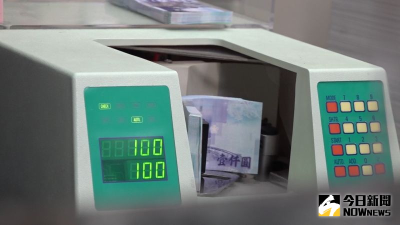 ▲115年2月9日起開放兌換春節新鈔，百元鈔每人最多領100張。（圖／記者朱永強攝）