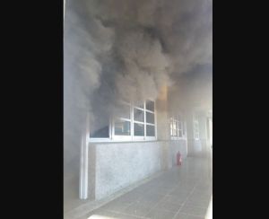 台南西港國中突火警！教室猛竄陣陣黑煙　疑為童軍課惹禍
