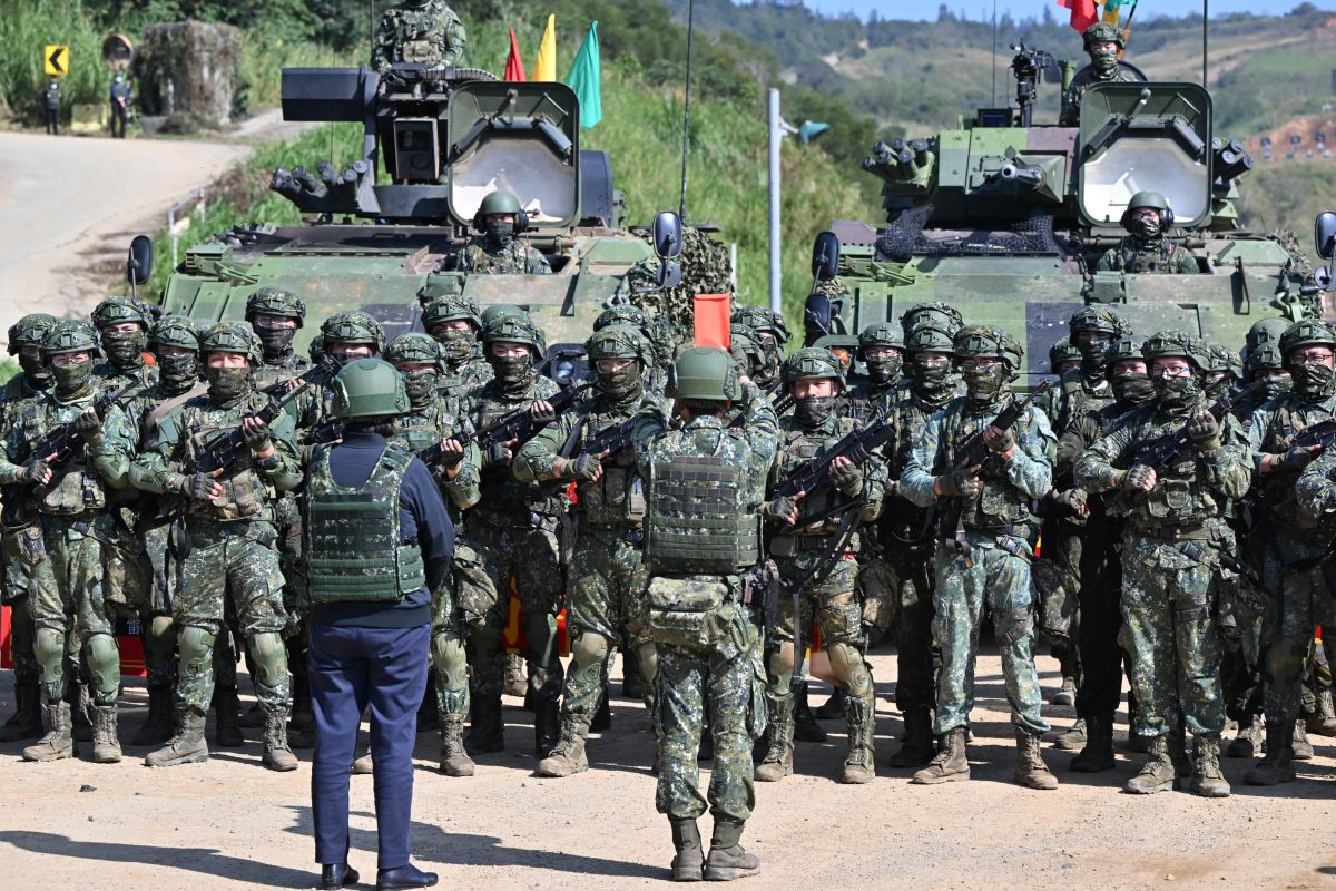 ▲日媒報導稱9成我國軍官退役赴中國賣情報，總統府予以駁斥。圖為總統蔡英文日前前往新竹勗勉國軍。（示意圖／總統府提供）