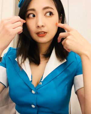 ▲▼阿喜模仿滿島光《初戀》裡的空姐造型。(圖/翻攝自阿喜臉書) ▲▼阿喜模仿滿島光《初戀》裡的空姐造型。(圖/翻攝自阿喜臉書)