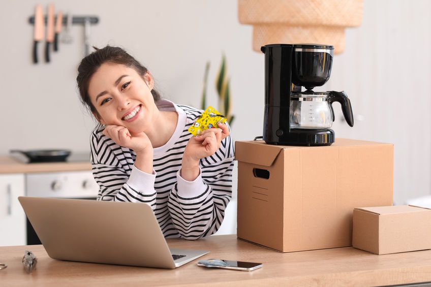 ▲除舊布新誰付錢？兆豐銀行分析產業簽帳分布發現，金主多為3字頭男性，雙北最敢花，簽帳額佔全台1/3。（圖／兆豐銀行提供）