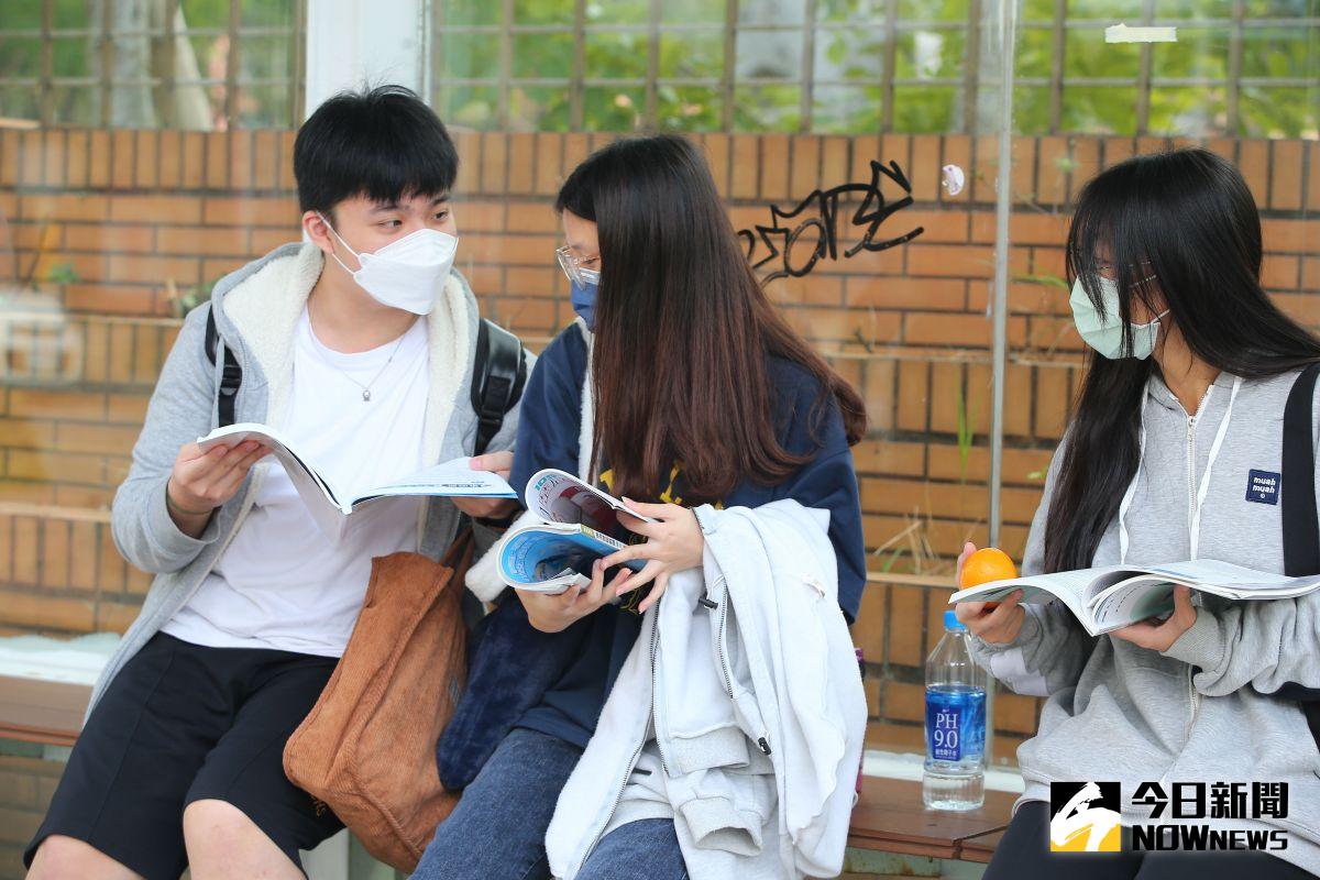 ▲114學年度大學「申請入學」第一階段篩選今（27）日公布結果。（圖／NOWnews資料照片）