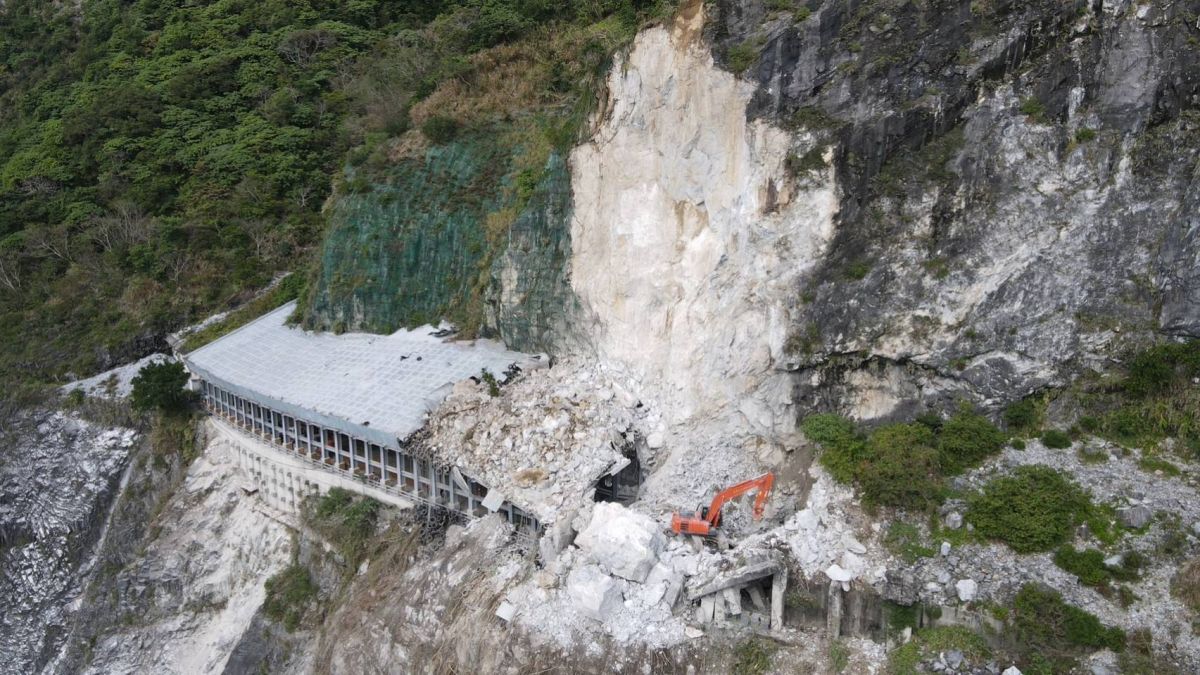 ▲經4天緊急搶修後，蘇花公路終於在今天（15日）17時開放通行。（圖／公路總局）