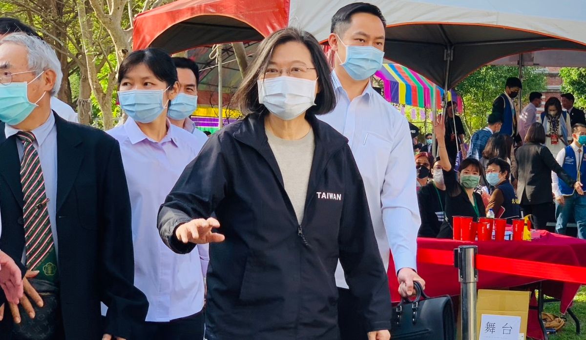 ▲蔡英文離場時，媒體追問陳建仁是否為新閣揆，她表情愣了一下。（圖／記者顏幸如攝，2023.01.14）