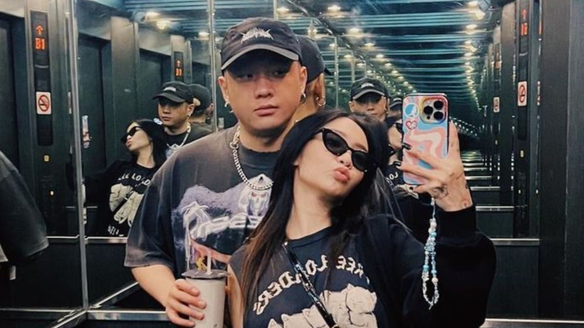 ▲陳芳語（右）遭爆在今年30歲生日時嫁給「血肉果汁機」的鼓手男友彥文（左），結果男方身分也被起底，還是圈內盛傳的隱形富豪。（圖／翻攝彥文IG）