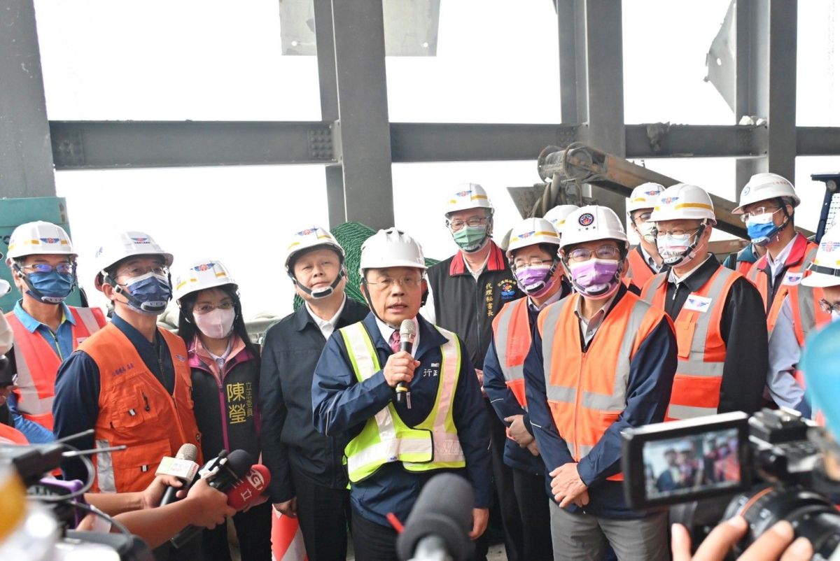 ▲行政院長蘇貞昌今（15）日上午前往蘇花公路視察大清水隧道搶修狀況。（圖／行政院提供）