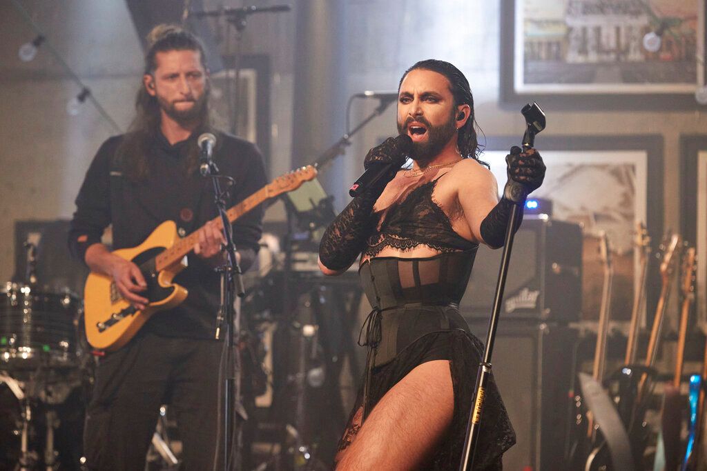 ▲身穿晚禮卻留著絡腮鬍的變裝皇后孔奇塔武斯特，贏下歐洲歌唱大賽世界冠軍。（圖／美聯社／達志影像）