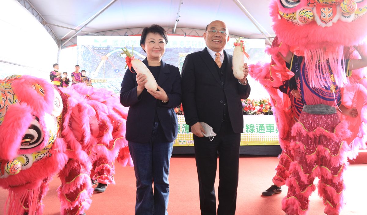 ▲蘇貞昌致詞時，特別感謝盧秀燕日前為中央行政團隊講「公道話」。（圖／台中市政府提供，2023.01.16）