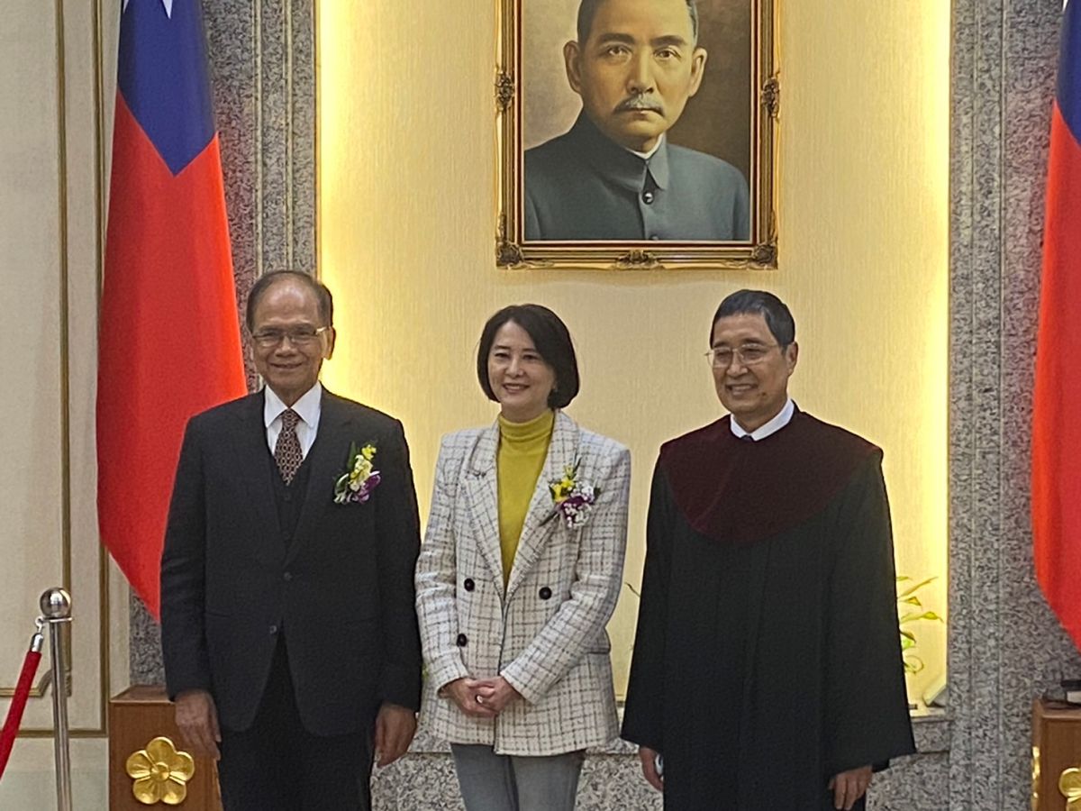 ▲王鴻薇今下午前往立法院宣誓就職，她受訪強調會盡快進入狀況就戰鬥位置。（圖／記者翁子竣攝，2023.01.16）