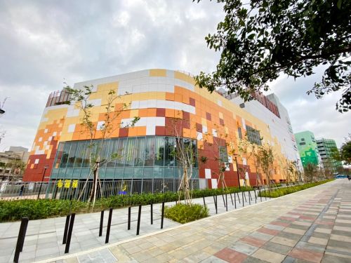 ▲國家地理雜誌服飾業者表示，消費者當時在台中三井Outlet買了一件外套想退落，店員聯繫全台門市調貨，也有提供消費者後續處理方式，但對方不願接受，也沒有表明不退換貨。（圖／記者蕭涵云攝）