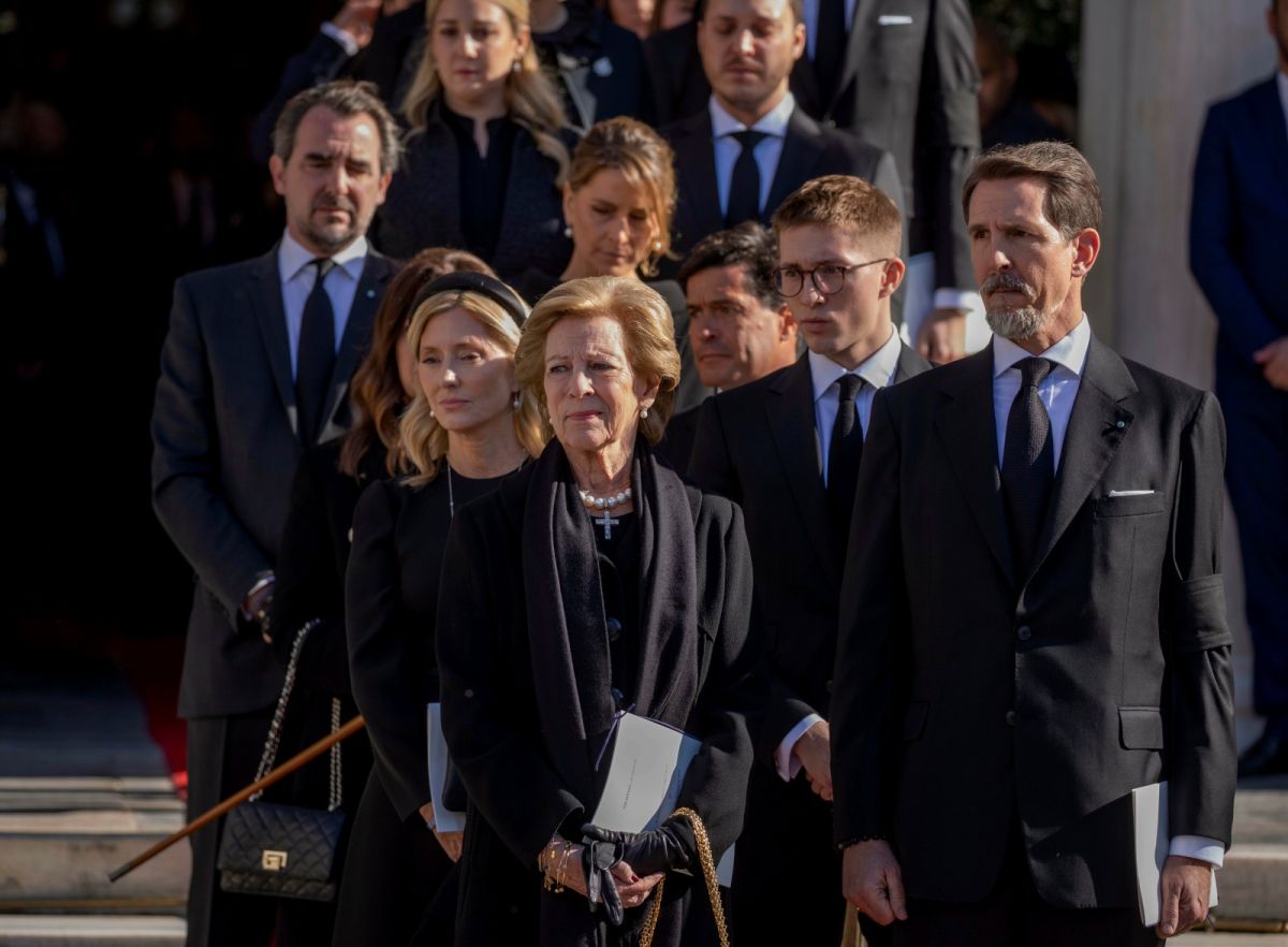 ▲歐洲王室成員16日齊聚希臘首都雅典，參加希臘末代國王康斯坦丁二世（Constantine II）的喪禮。（圖／美聯社／達志影像）
