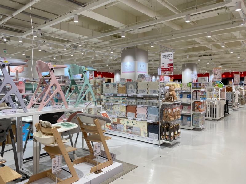 ▲「阿卡將本舖 LaLaport台中店」擁有超寬敞走道、全店電線不落地等貼心服務。(圖/記者蕭涵云攝)