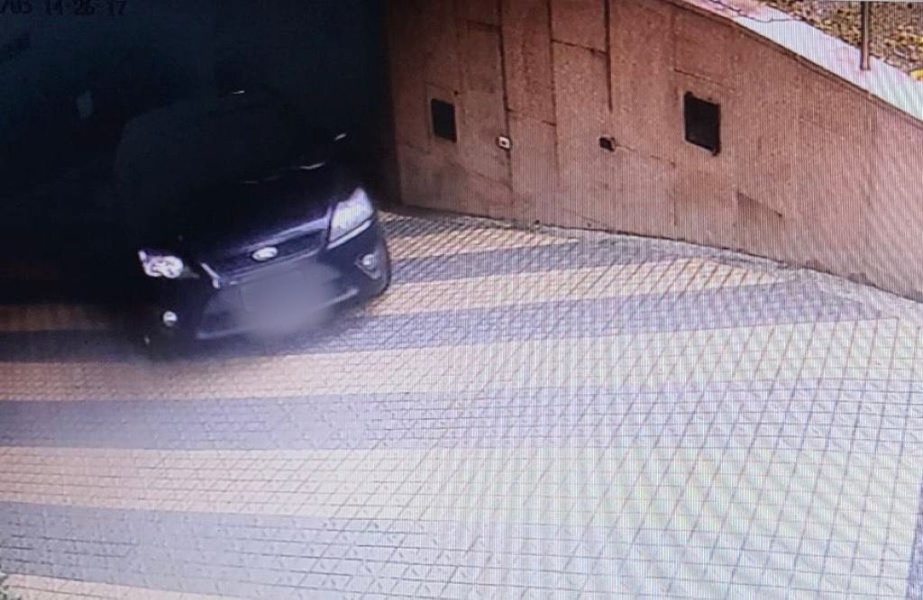 ▲新北市中和27歲楊姓男子，深夜開趴擾鄰遭舉報，警方攻堅逮人查獲毒品。（圖／翻攝畫面）