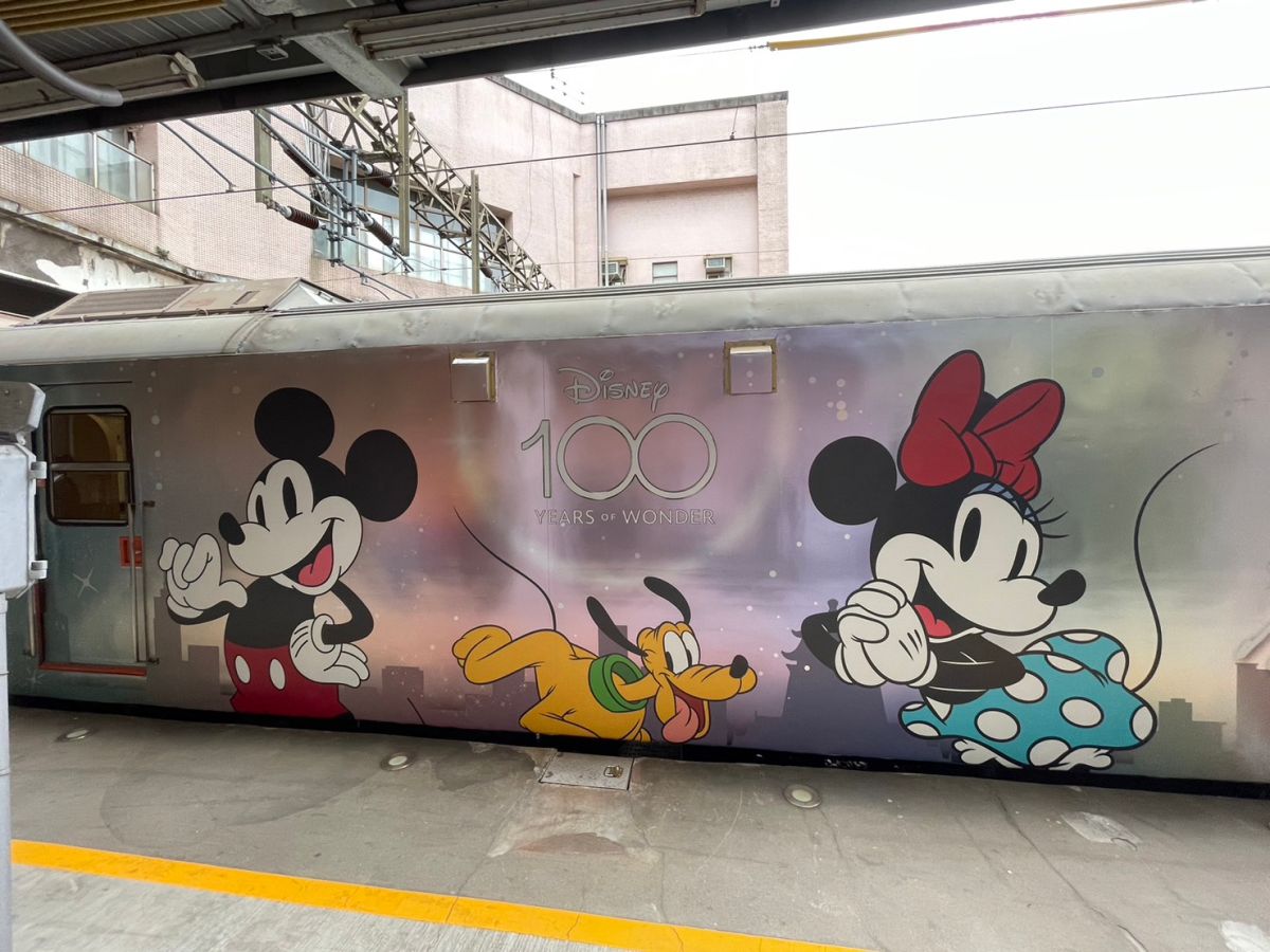 ▲「環島之星夢想號-迪士尼」推出就造成旅客瘋搶搭乘，易遊網再宣布加碼2套票、1賞櫻包團優惠。（圖／記者汪睿琦攝）