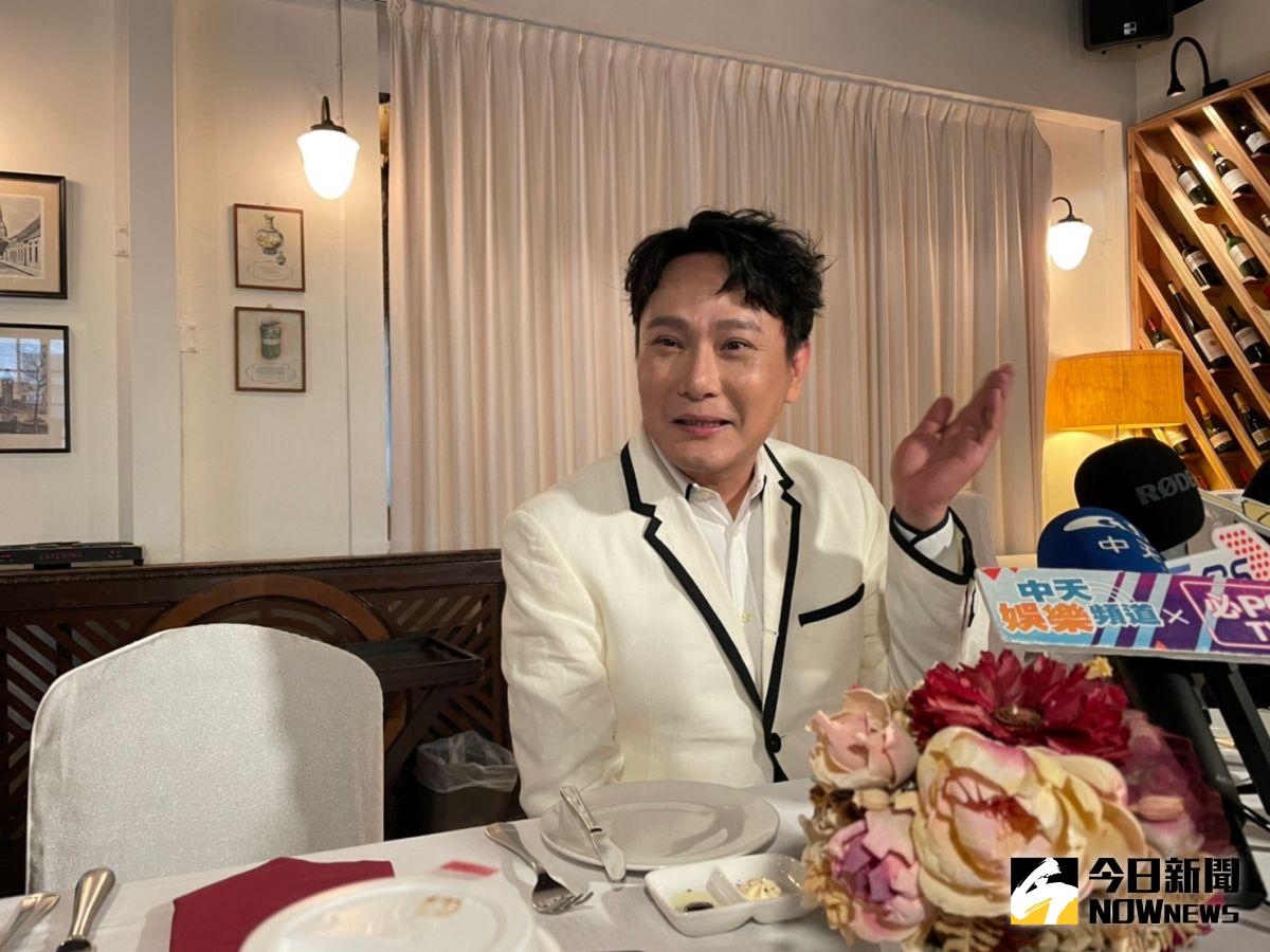 ▲張信哲分享曾在彩排時，差點被鋼球砸到的恐怖經歷。（圖／記者吳雨婕攝, 2023.01.17）