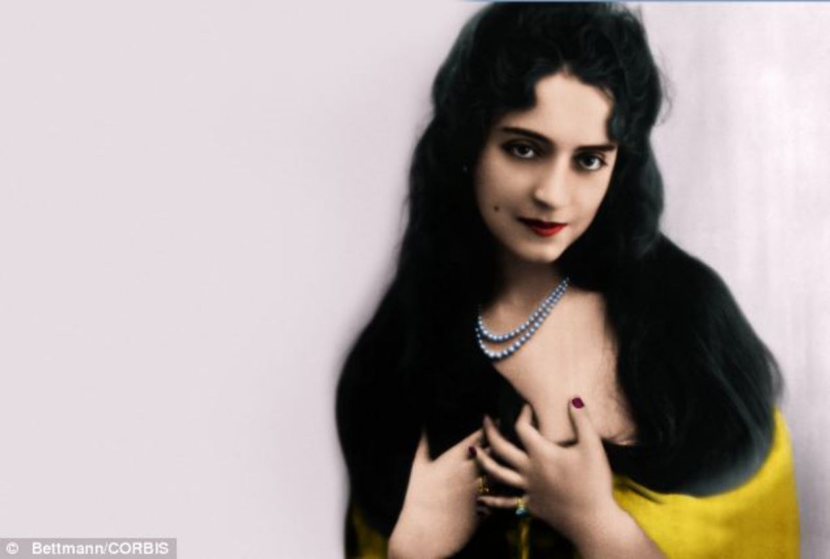 ▲法國社交名媛瑪格麗特，有著從妓女、王子情婦、再到「公主」的傳奇經歷，至今仍為人津津樂道。（圖／翻攝自每日郵報）