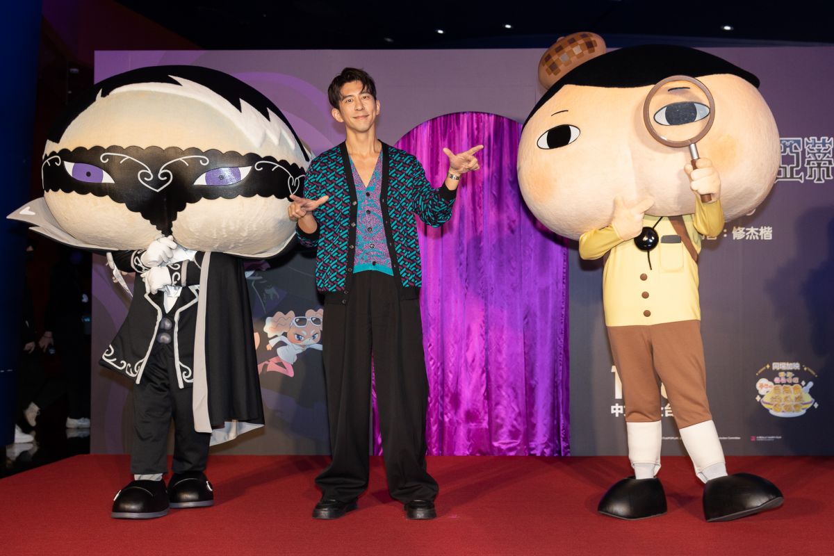 ▲修杰楷跟「屁屁偵探」、「屁屁亞蒂」合照。（圖／双喜）