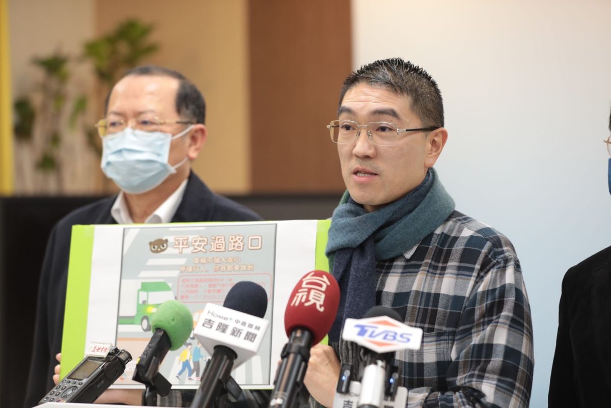 ▲謝國樑在市政會議會後記者會上宣布，針對路口不禮讓行人，在農曆春節期間將加強取締。（圖 ／基隆市政府提供）