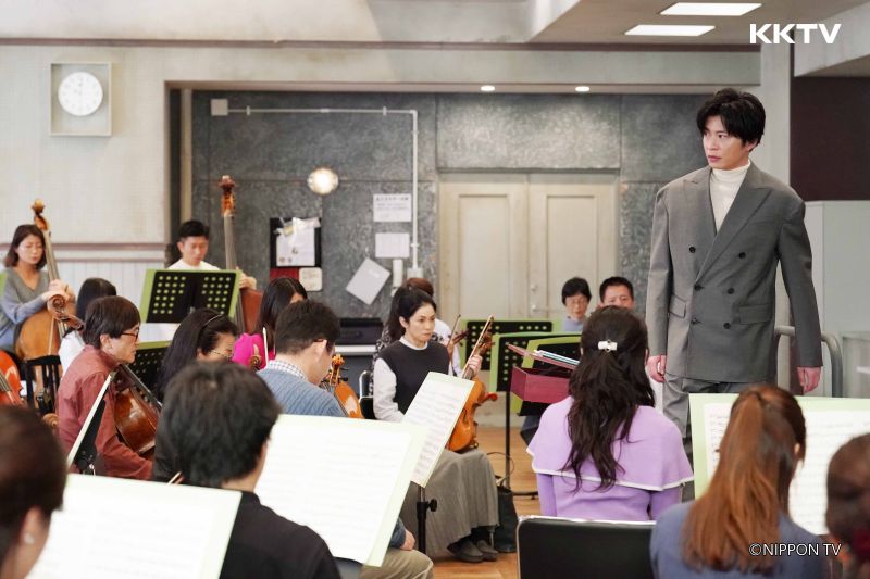 ▲《逆轉交響樂團》田中圭飾演怪咖指揮家。（圖／KKTV）