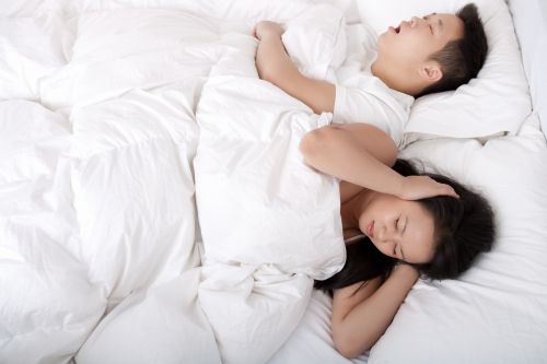 ▲白天嗜睡、夜晚鼾聲如雷？醫曝：「這方法」助夜夜好眠！（圖／資料照片）