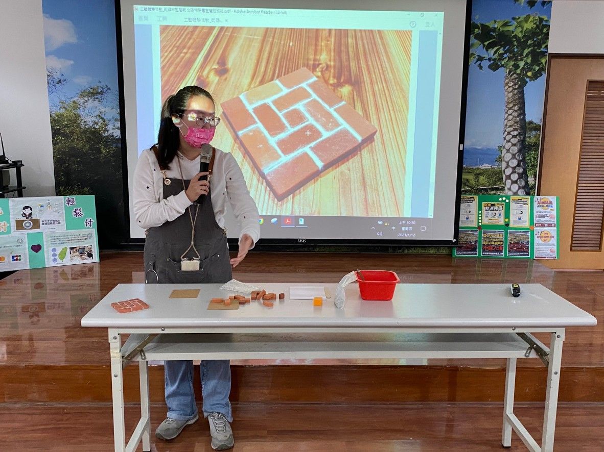 ▲講師帶領新住民家庭一起動手DIY。（圖／移民署）