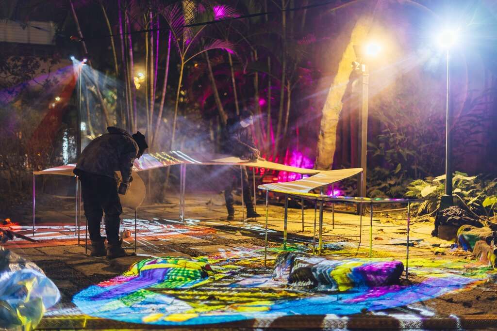 ▲菲律賓籍藝術家創作記憶之河。（圖／台北市政府民政局)