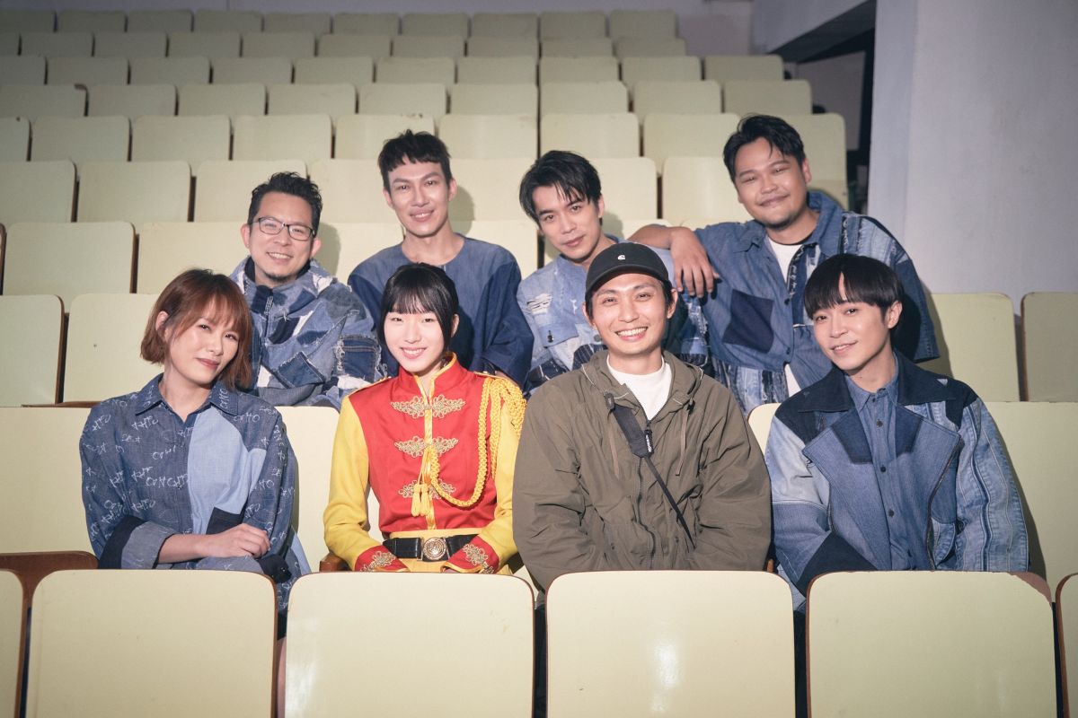 ▲小S大女兒Elly許曦文（前排左二）擔任魚丁糸歌曲的MV女主角。（圖／環球音樂提供）