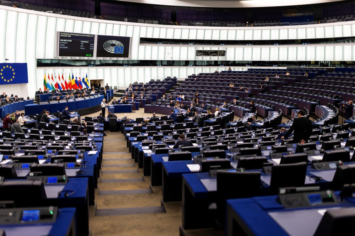 ▲歐洲議會（European Parliament）核准一份立場文件，向通過全球首套人工智慧（AI）監管法案邁出關鍵第一步。資料照片。（圖／美聯社／達志影像）