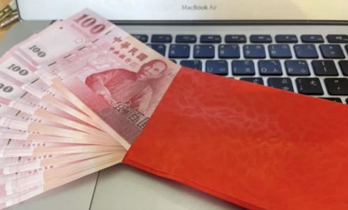 ▲過年拿到的紅包袋建議元宵節過後再處理，象徵財氣延續、好運不斷。（圖／記者張嘉哲攝）