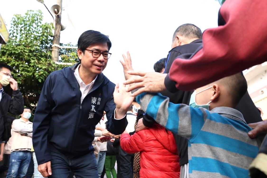 ▲111年全年高雄市15至24歲青年失業率9.8%為六都最低，陳其邁說，會繼續給年輕朋友更多初入職場就業的支持。（圖／高雄市政府提供）