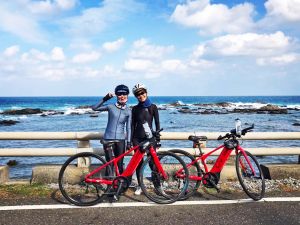 環島去/E-Bike趨勢!靠電輔車騎山路上武嶺:不怕沒體力 ▲E-Bike電輔車也吸引過去易擔心體能不堪負荷的女性,紛紛加入單車運動行列。(圖/捷安特旅行社提供)
