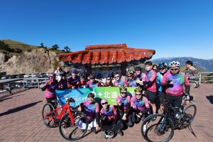 環島去/E-Bike趨勢!靠電輔車騎山路上武嶺:不怕沒體力 ▲台灣人騎車最經典的知名挑戰點「武嶺」,因電輔車導入後,便不再是遙不可及的夢想。(圖/捷安特旅行社提供)