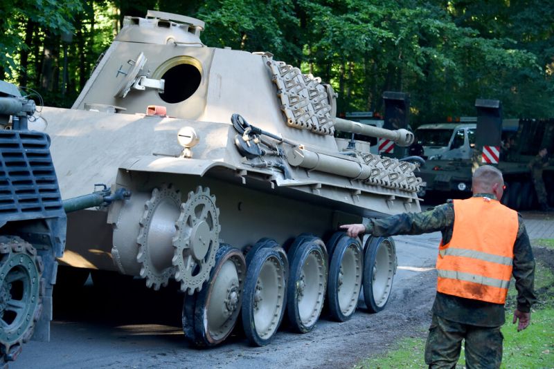 ▲ 萊茵金屬製造的豹式坦克是歐洲最受歡迎的主力戰車，補給和維修相對容易，適合烏克蘭戰場使用。資料照。（圖／美聯社／達志影像）