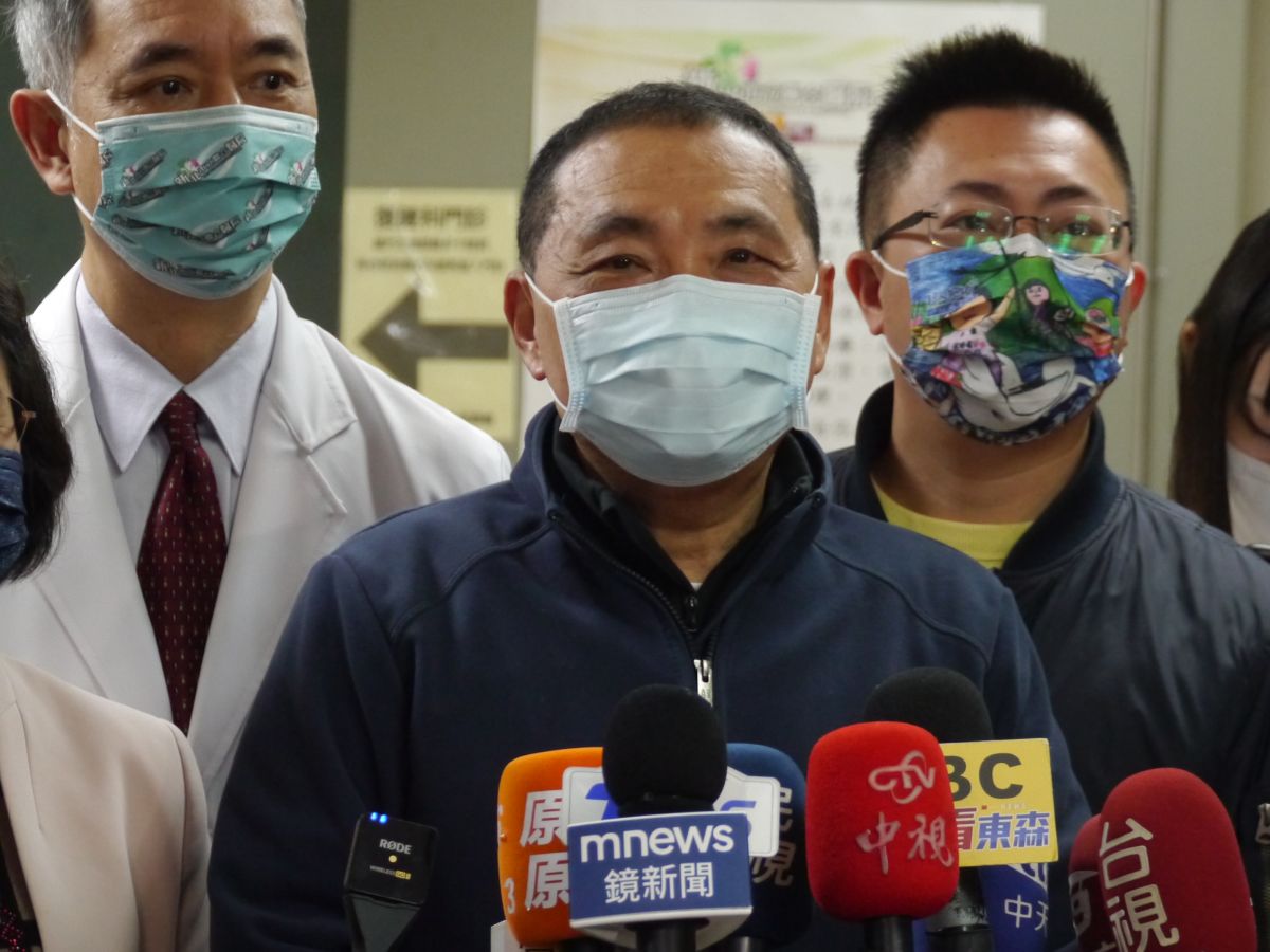 ▲對於藍營要角相繼到新北參拜及發紅包，侯友宜受訪感謝大家願意為國、為民祈福，期待大家對這塊土地都能夠共好。（圖 ／記者吳嘉億攝，2023.01.21）