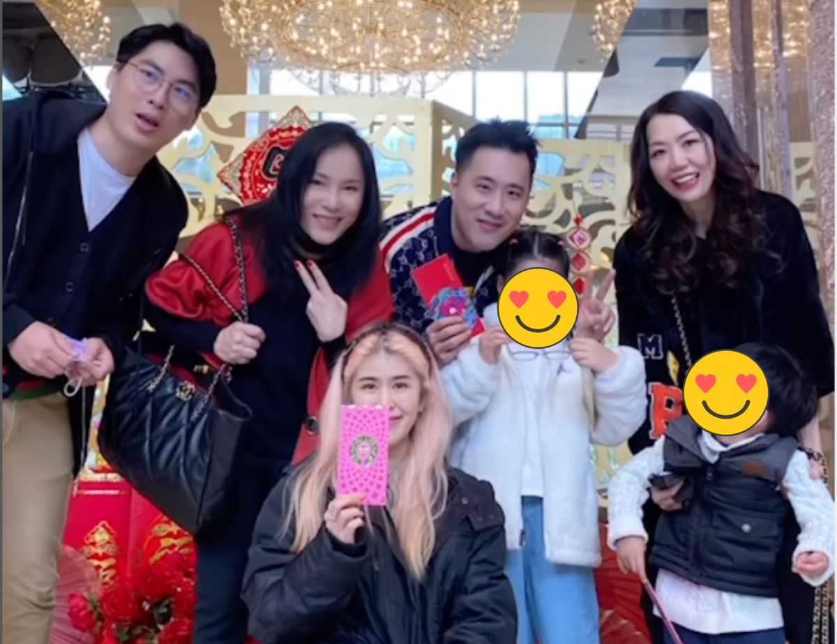 ▲余苑綺走後首除夕，李亞萍（左二）燦笑合照家人。（圖／余祥銓IG）