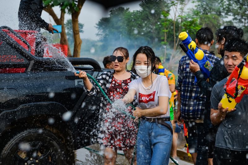 ▲每年宋干節都會吸引大批遊客赴泰國同樂,感受節慶的熱鬧氛圍。(圖/取自Pixabay)
