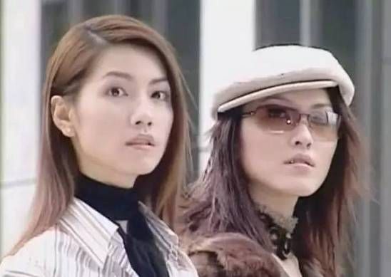 ▲林韋君（左）、徐潔兒曾主演當紅偶像劇《海豚灣戀人》。（圖／翻攝自微博）