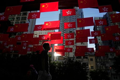 趁移民潮「換血」？11萬中國人才赴香港　「留港不留人」進行中
