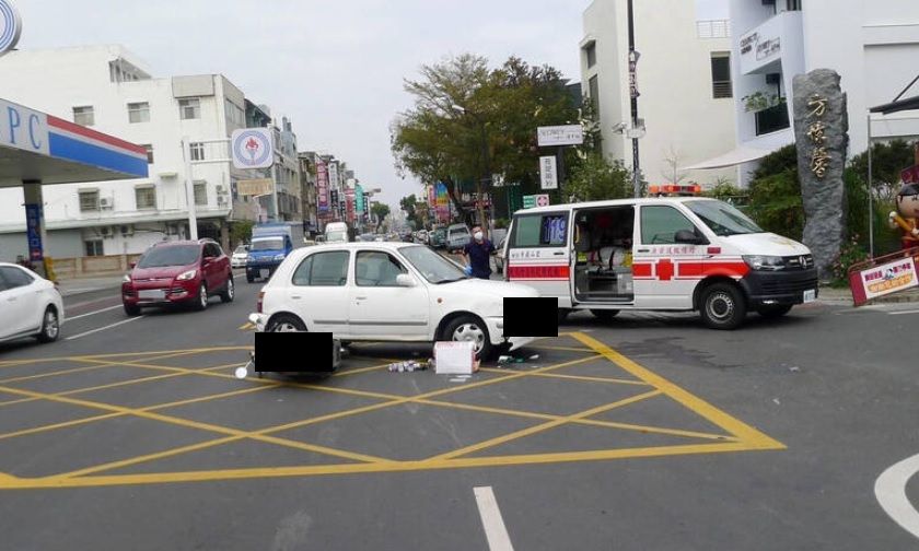 ▲南投草屯初二死亡車禍，慘釀夫妻1死1重傷。（圖／翻攝畫面） 