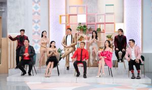 ▲《小姐不熙娣》一年一度「頒獎典禮」,前排左起趙正平、王思佳、潘若迪、張棋惠和馬力歐,後排左起,無尊、黃喬歆和關韶文。(圖/東森綜合提供) ▲《小姐不熙娣》一年一度「頒獎典禮」,前排左起趙正平、王思佳、潘若迪、張棋惠和馬力歐,後排左起,無尊、黃喬歆和關韶文。(圖/東森綜合提供)