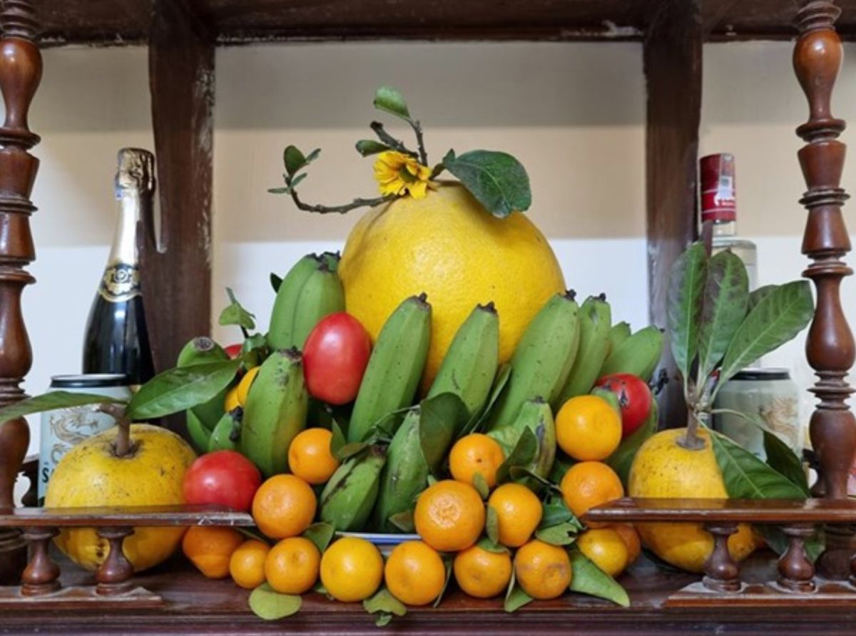 ▲「五果盤」（mâm ngũ quả）是越南人在農曆新年期間必不可少的物品。（圖／翻攝自越通社）